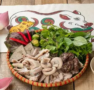 Dĩa lòng thập cẩm - 120.000 ₫ tại Cháo Lòng Má Heo 18A Nam Định - Đặng Thùy Trâm
