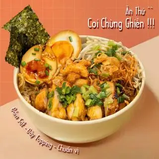 Hình ảnh Mì trộn tóp mỡ gà nướng
