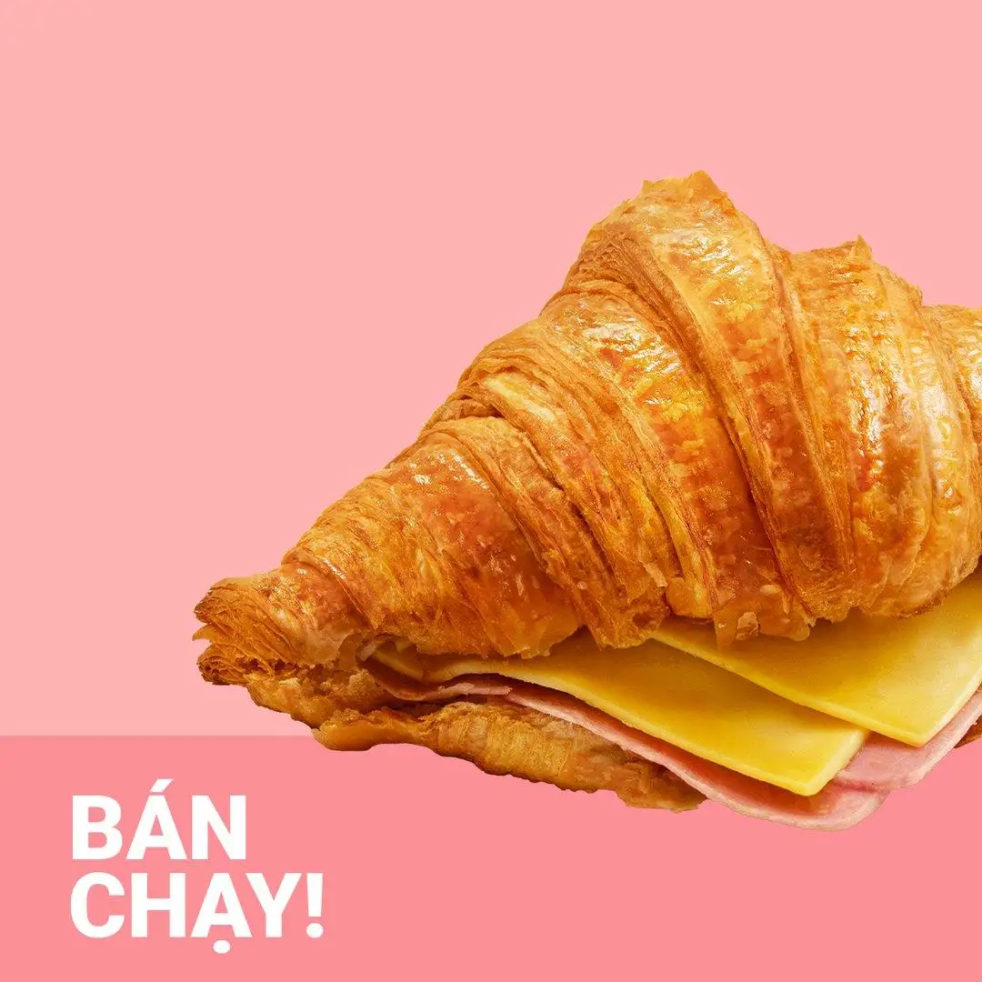 Ham & Cheese Croissant - 59.000 ₫ tại Highlands Coffee - Trà & Cà Phê - Saigon Royal