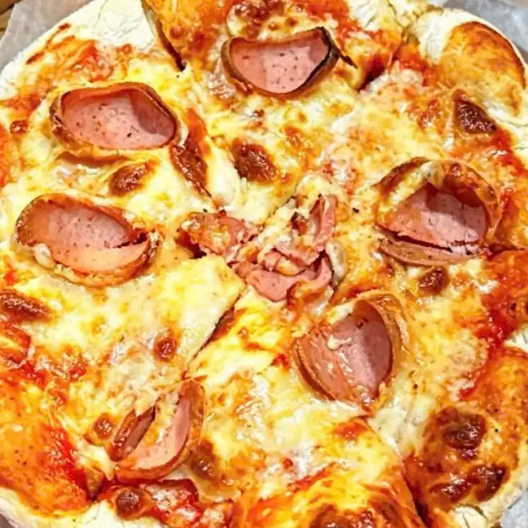 Hình ảnh Pizza Xúc Xích