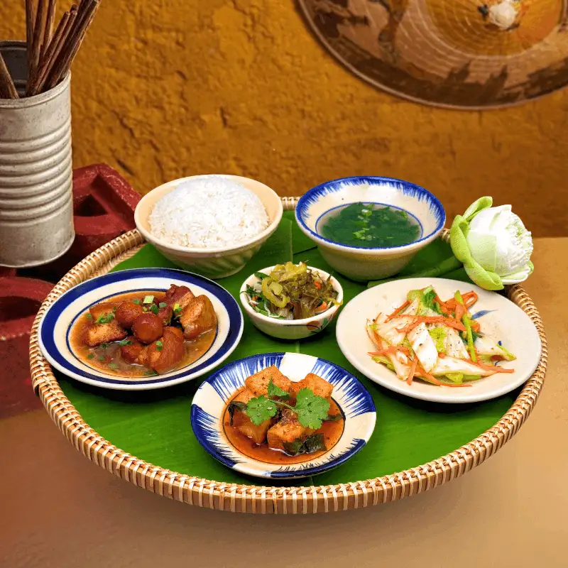 Set Cơm Thịt kho trứng cút - 82.000 ₫ tại Cơm Nhà Express - Cơm Ship Văn Phòng & Cơm Phần - Hoa Sữa