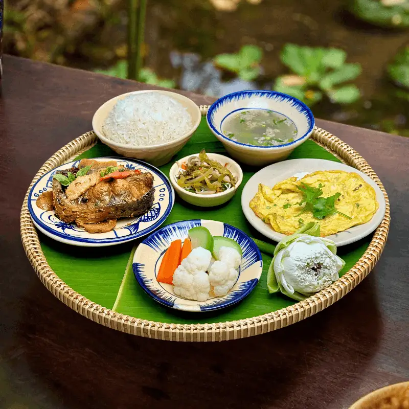 Set Cơm Cá trắm kho riềng sả (Thứ 2 -4) - 99.000 ₫ tại Cơm Nhà Express - Cơm Ship Văn Phòng & Cơm Phần - Hoa Sữa