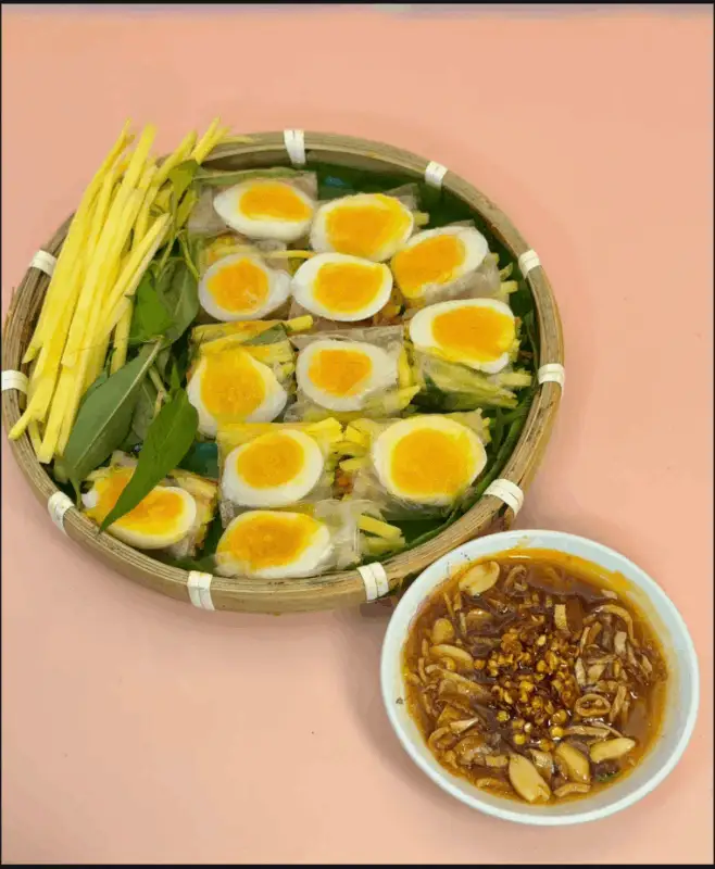 Bánh tráng cuốn lòng đào chấm sốt bò - 37.000 ₫ tại Bánh Tráng Trộn Bo Béo - Ngô Tất Tố