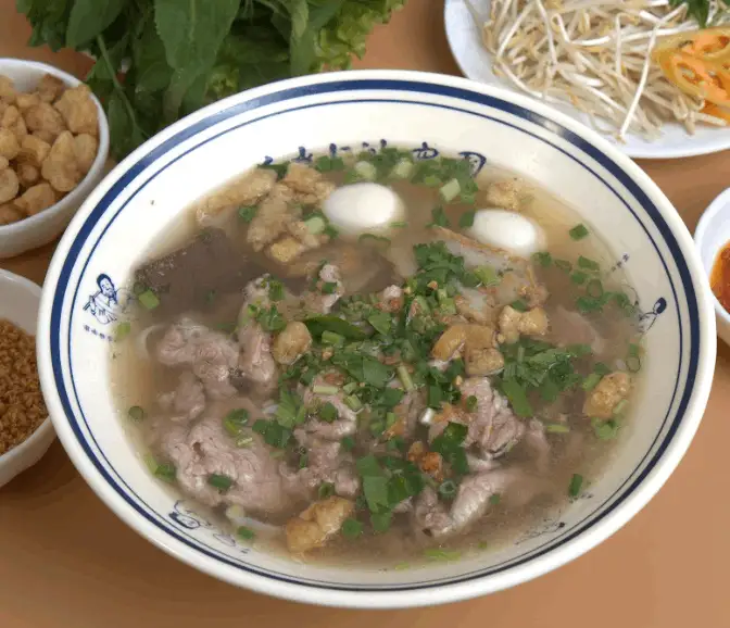Hình ảnh 生烫牛肉粉 – Phở tái