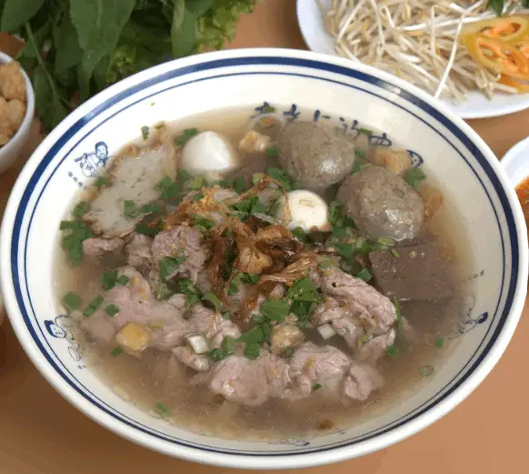 Hình ảnh 牛肉丸河粉 – Phở bò viên