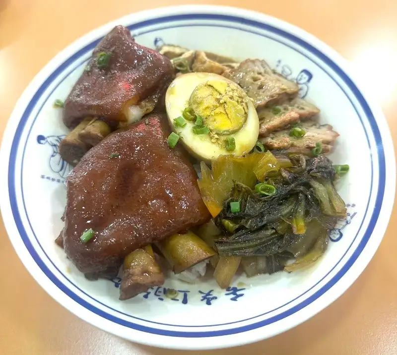 Hình ảnh Cơm Giò Gân Heo Kho 卤四点金饭