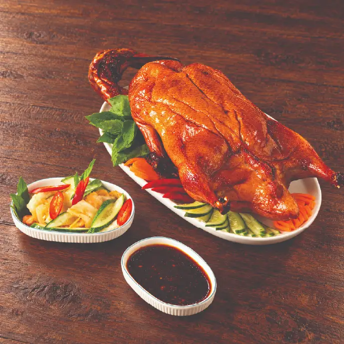Hình ảnh Vịt Quay Quảng Đông mang về nguyên con