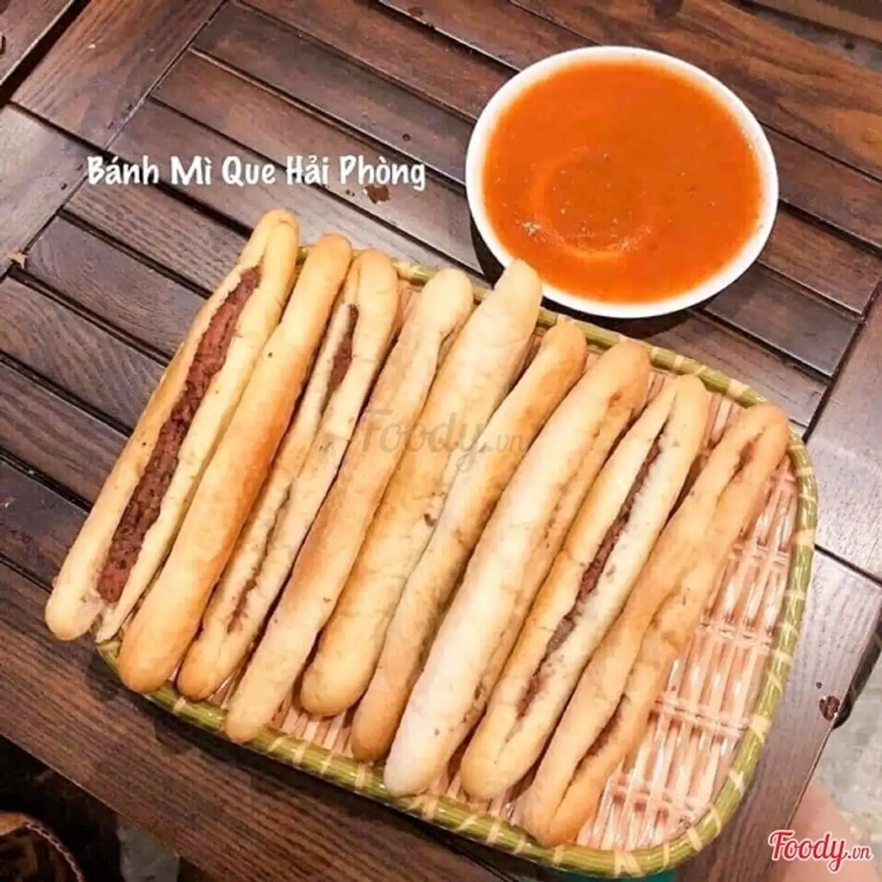 Hình ảnh Bánh mì cay Hải phòng