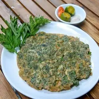 Hình ảnh 2 quả trứng rán lá ngải