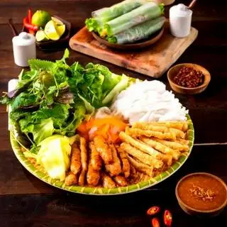 Hình ảnh 2 nem nướng Nha Trang