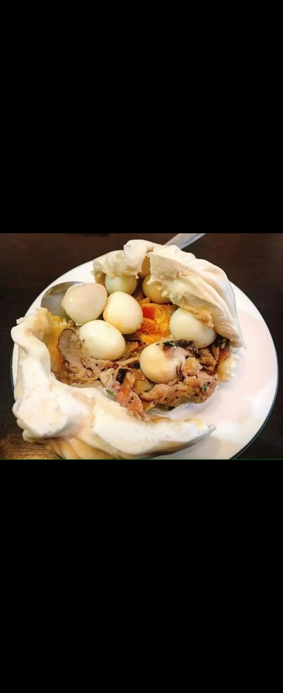 Hình ảnh Bánh bao 8 trứng (khổng lồ)