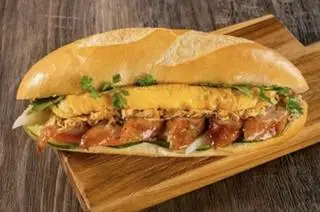 Hình ảnh Bánh Mì Xúc xích - Trứng Ốp La