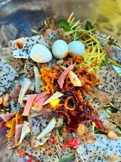 Hình ảnh Bánh đa trộn
