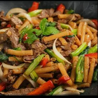 Hình ảnh Nui,Xào Bò