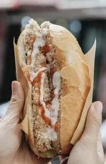 Hình ảnh Bánh Mỳ Gà Nem 