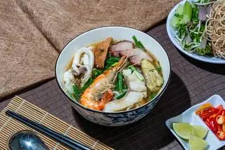 Hình ảnh Bún mắm full topping + tôm càng xanh 