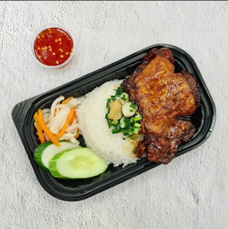Hình ảnh Cơm Sườn Sốt Thái