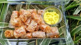 Hình ảnh Cuộn Thập Cẩm Chấm Bơ
