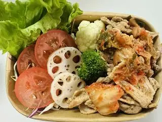 Hình ảnh Cơm gạo lứt thăn heo xào kim chi