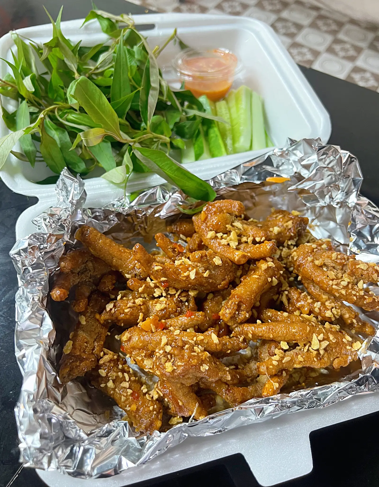 Hình ảnh Chân Gà Quái Thú Sốt Bơ Cay