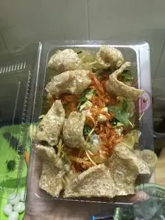 Hình ảnh Phơi sương tỏi phi da heo chiên giòn