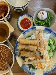 Hình ảnh bún chả giò ( có nem nướng )