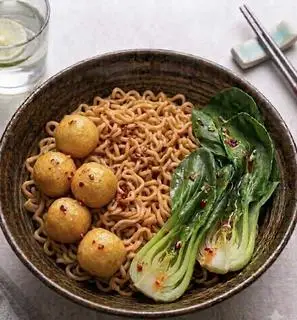 Hình ảnh Mì trộn Indo cá viên