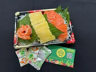 Hình ảnh Set sashimi 100g cá hồi tươi Nauy - nửa thanh cá trích ép trứng Nhật Bản cho 1 người