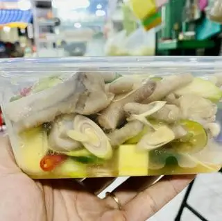 Hình ảnh chân gà rút xương sả tắt lắc cóc xoài