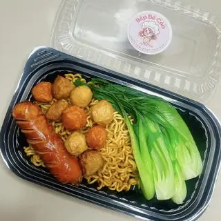 Hình ảnh Mì Trộn Indomie Cá Viên Chiên Xúc Xích