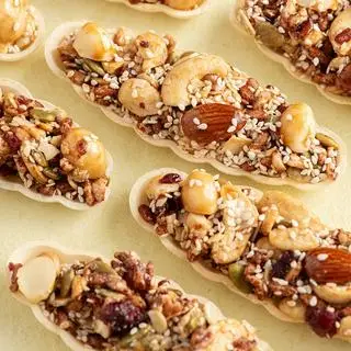 Hình ảnh Bánh thuyền hạt dinh dưỡng