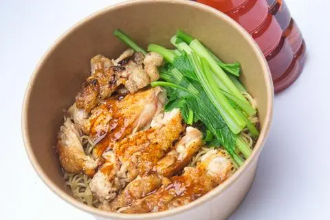 Hình ảnh Mì đùi gà sốt tương ngọt
