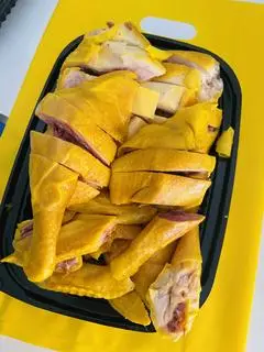 Hình ảnh Gỏi gà ủ muối - nguyên con