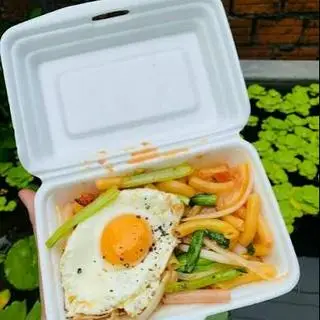 Hình ảnh Nui xào trứng ốp la