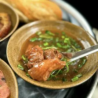 Hình ảnh Bánh mì sốt vang