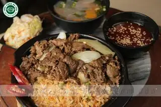 Hình ảnh Cơm Đảo - Cơm Thố Bò Sốt Nướng