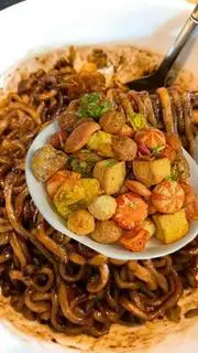 Hình ảnh mì trộn tương đen thập cẩm