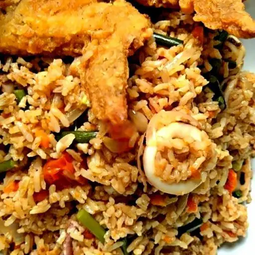 Hình ảnh Cơm đảo cánh gà sốt