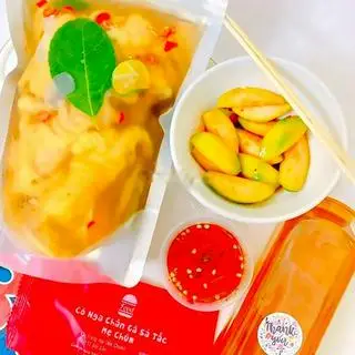 Hình ảnh 1 gói to CHÂN GÀ SẢ TẮC RÚT XƯƠNG MIX cóc KÈM SỐT CHẤM