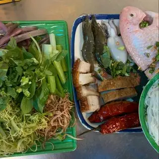 Hình ảnh Lẩu mắm cá diêu hồng 