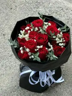 Hình ảnh Hoa tươi đỏ nền đen hàn quốc
