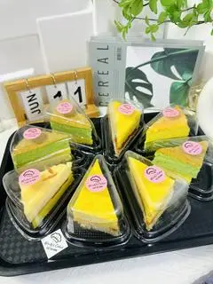 Hình ảnh Bánh Bông Lan tam giác 