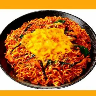 Hình ảnh Mì trộn gà cay phô mai