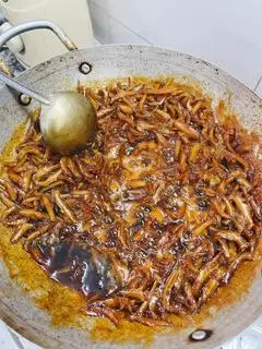 Hình ảnh cá cơm kho tiêu