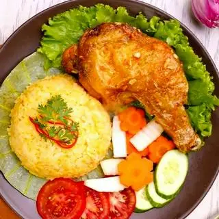 Hình ảnh Cơm gà xối mỡ size vừa - đùi