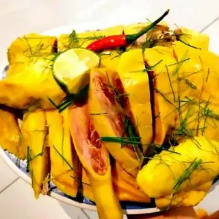 Hình ảnh Gà hấp lá chanh 1 con hâm nóng
