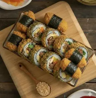 Hình ảnh Kimbap - gà cuộn rong biển