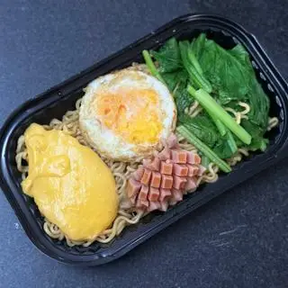Hình ảnh Mì trộn xốt Phô mai