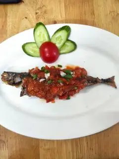 Hình ảnh Cơm Cá Nục Sốt Cà