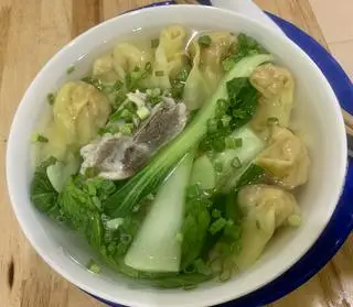 Hình ảnh Hủ tiếu hoành thánh